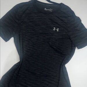 Under Armour Men’s L Black Shirt
